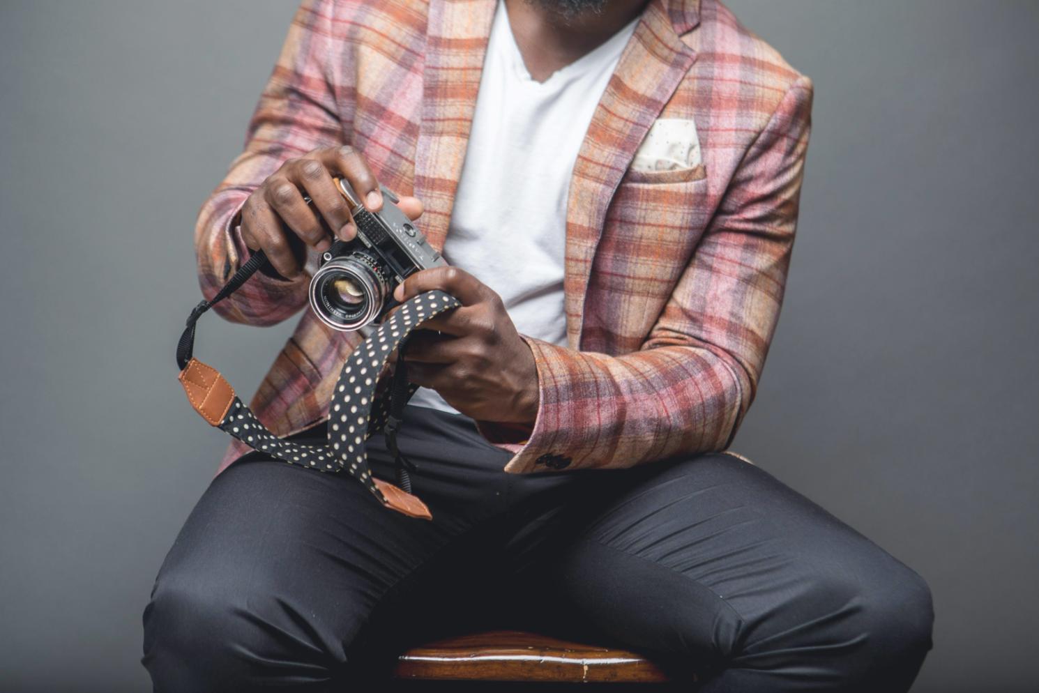 Ambiente di apprendimento moderno con attrezzature fotografiche professionali